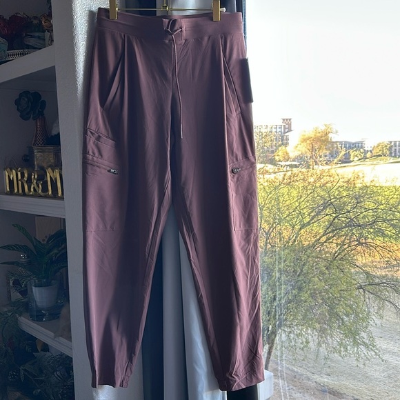 NEW Athleta Venture Pants Womens Size 6 Stretch Comfort Performance UPF Workout - Picture 4 of 11